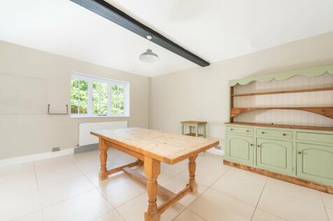 Kitchen/B&#39;fast Room
