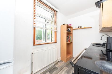 Bed 3/Kitchenette