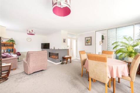 Sitting/Dining Room