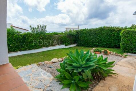 Garden villa with sea views and pool in S&#39;Algar