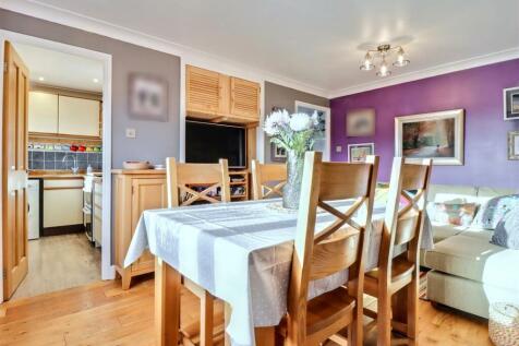 sitting/dining room