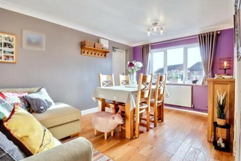 sitting/dining room