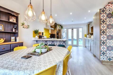 dining/kitchen