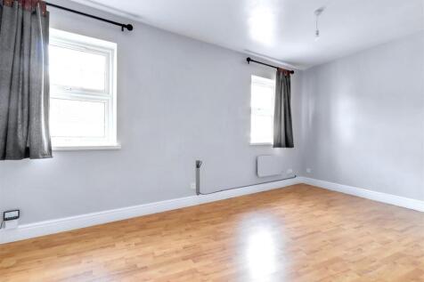 sitting/dining room