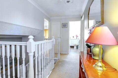 half galleried landing
