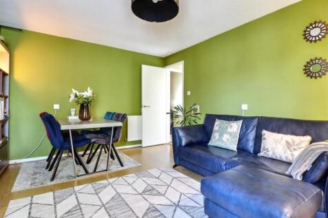 sitting/dining room