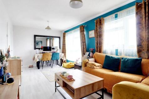 Sitting/Dining Room