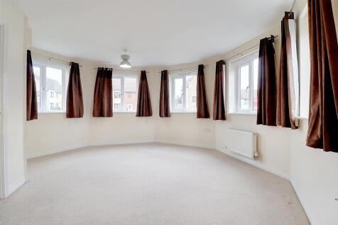 sitting/dining room
