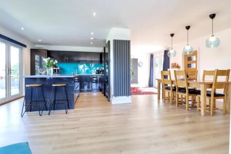 kitchen &amp; dining