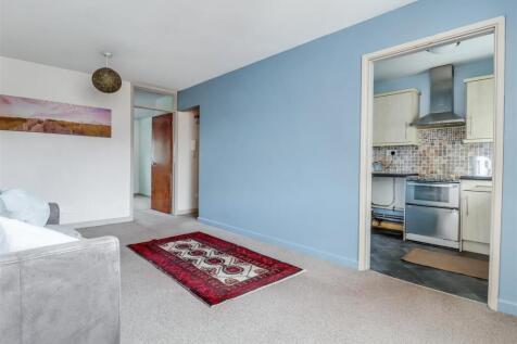 sitting/dining room