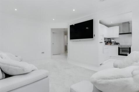sitting/dining room