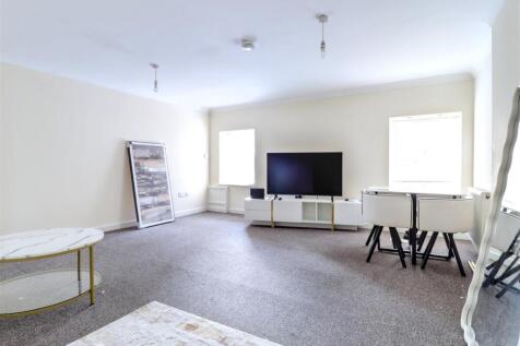 sitting/dining room