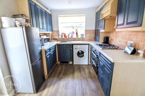 Kitchen 2.jpg