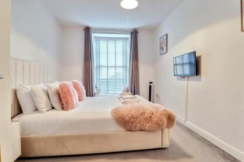 Bedroom Flat 5
