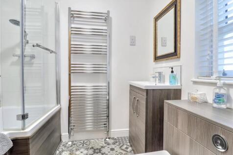 Bathroom Flat 5