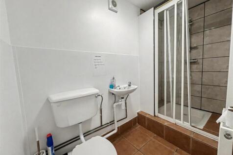 shared shower room/wc