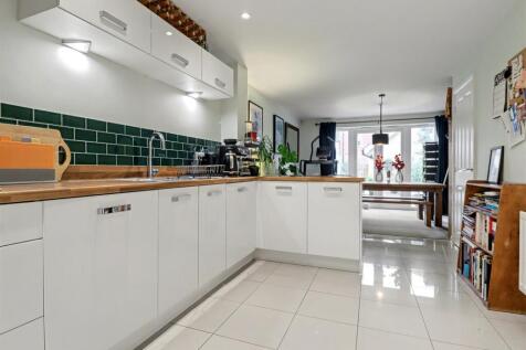 kitchen/breakfast/dining room