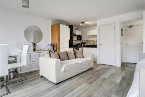 sitting/kitchen area