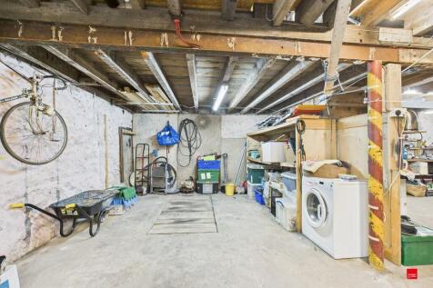 Garage / Workshop