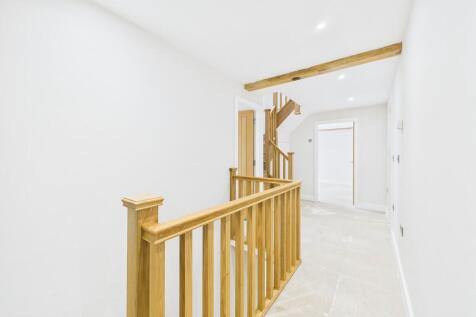 First Floor Landi...