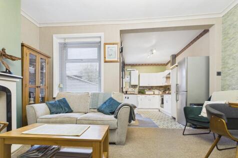 Living/Dining Roo...