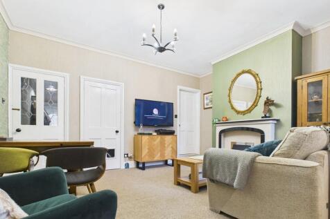 Living/Dining Roo...