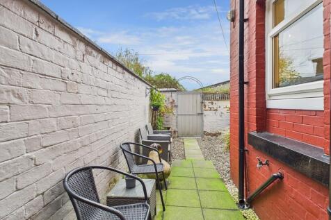 Rear Walled Garde...