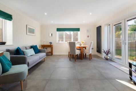 Living/Dining Area
