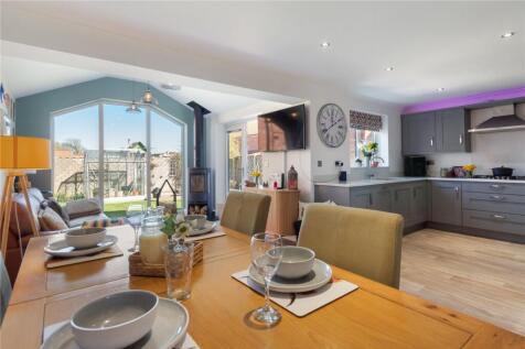 Open-Plan Family Rm