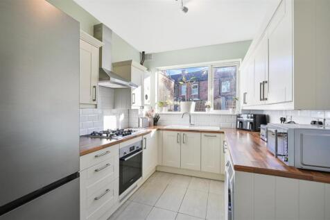 LIBERTY AVENUE, 23 (5).jpg