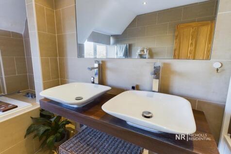 Bathroom Extra Photo