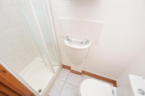 Shower Room Extra Photo