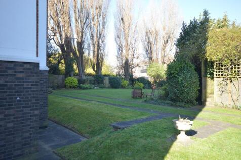 Garden Area Extra Photo