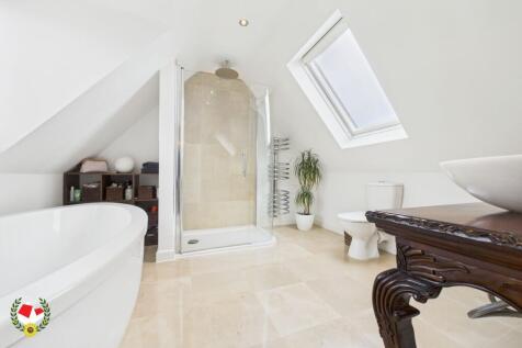 En-Suite Four Piece Bathroom