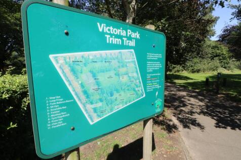 Victoria Park Sign Stretford 1.JPG