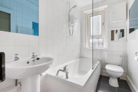 193 Earl BAthroom.jpeg