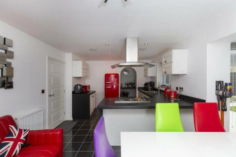 Bramleys Estate Agents - Hazel Fold - Queensbury (