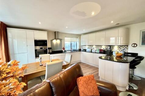 Bramleys Estate Agents - Valley Mill - Elland (3).