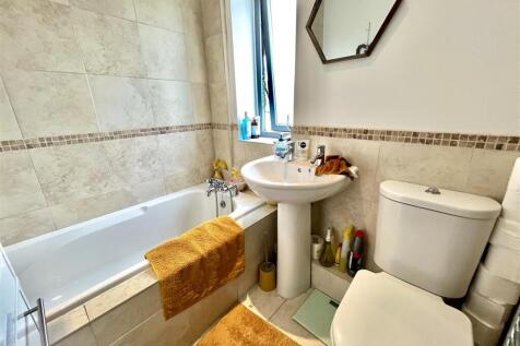 Bramleys Estate Agents - Valley Mill - Elland (10)