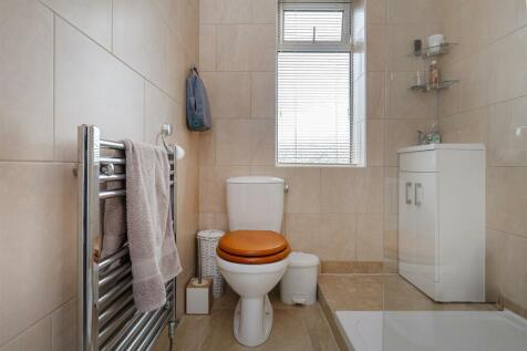 ensuite.jpg