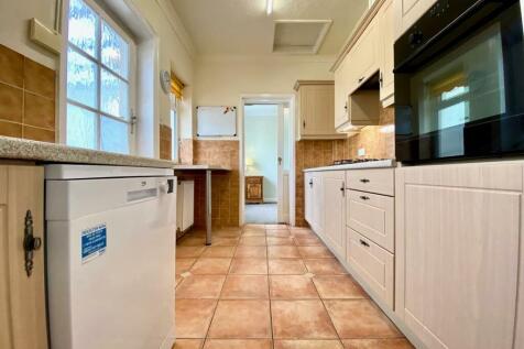kitchen 1.jpg