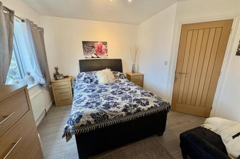 Bramleys Estate Agents - High Bank Close - Elland 