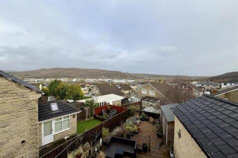 Bramleys Estate Agents - High Bank Close - Elland 
