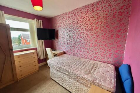 Bramleys Estate Agents - Vegal Crescent - Ovenden 