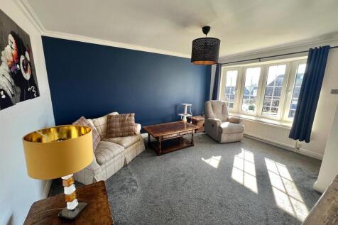 Bramleys Estate Agents - Daleside - Elland (1).jpg
