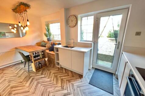 Bramleys Estate Agents - Daleside - Elland (15).jp
