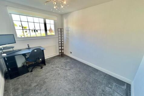 Bramleys Estate Agents - Daleside - Elland (8).jpg