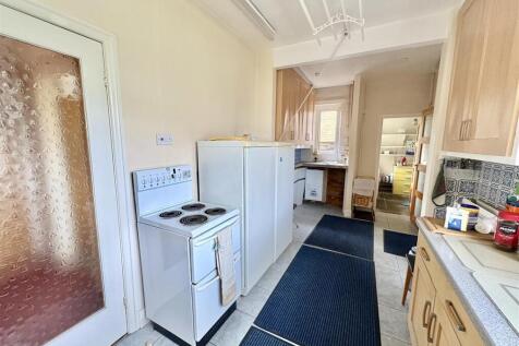 Bramleys Estate Agents - Yew Trees - Southowram (5