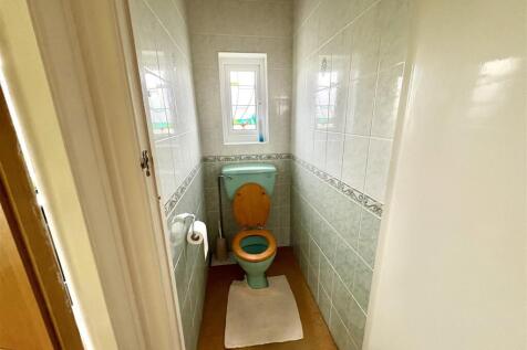 Bramleys Estate Agents - Yew Trees - Southowram (8