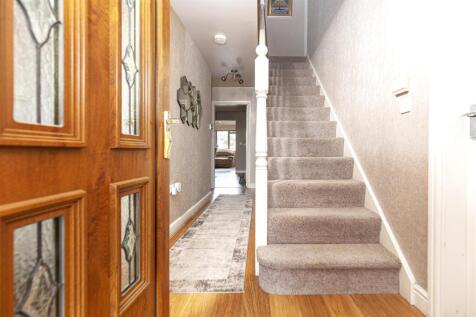 Bramleys Estate Agents - Dewsbury Road - Elland (5